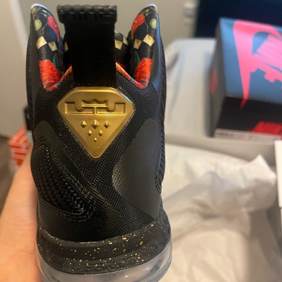 Nike lebron 9 2021 watch the throne New with tags. Men us 9.5 - Picture 5 of 6